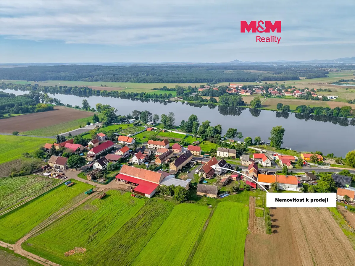 Prodej stavebního pozemku 3672 m²